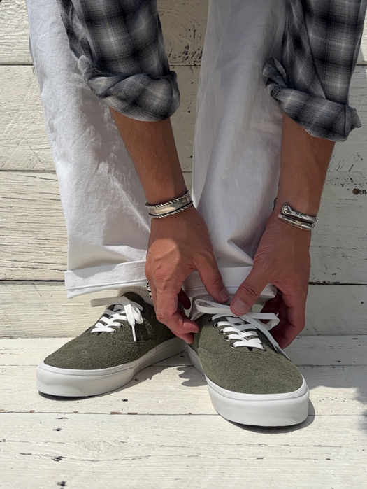 Authentic (Suede)