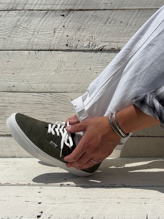 Authentic (Suede)