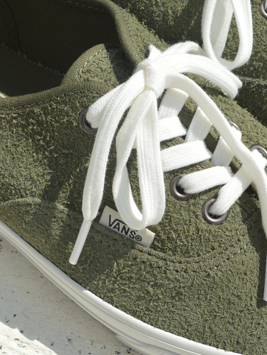 Authentic (Suede)