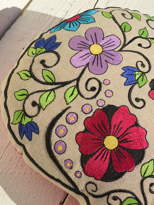 【Tesoros】 Embroidery Pillow